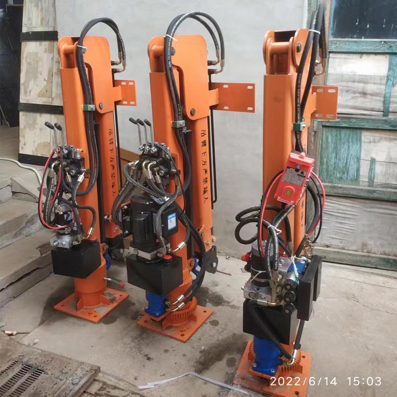 六枝特区重汽蓝牌随车吊 3.2吨 国六动力强 液压驱动 农用自卸起重机